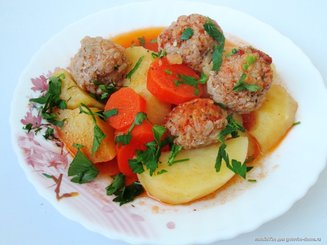 Юварлакя коккинисто (тефтели в соусе)