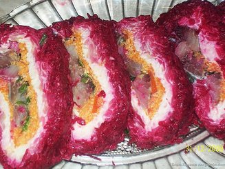Салат-рулет "Селёдка под шубкой"