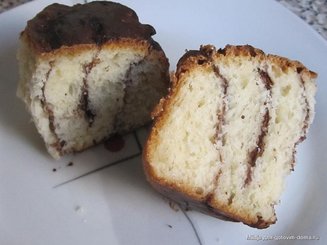 Сдобные булочки с какао к завтраку