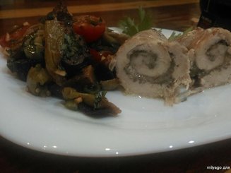 Рулетики из курицы с сыром и зеленью
