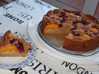 Ореховый пирог с абрикосами