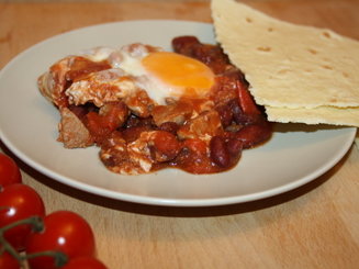 Huevos rancheros (Яйца по-деревенски)