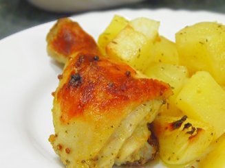 Курица запеченная с овощами
