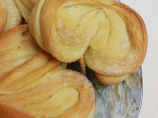 Сахарные булочки с медовой глазурью "Roulé au miel"
