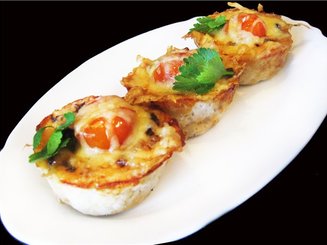 Мясные маффины из куриного филе, грибов и сыра моцарелла