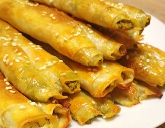 Роллини с брынзой и шпинатом