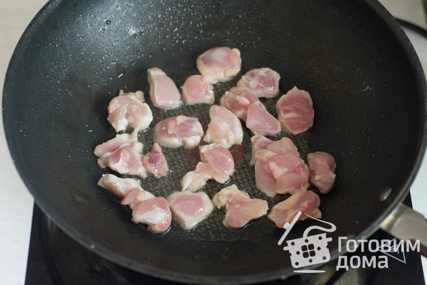 Курица, тушенная с баклажанами и овощами фото к рецепту 2