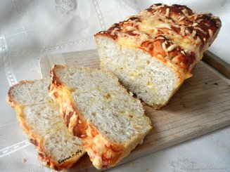 Ароматный хлебушек с сыром и чесноком