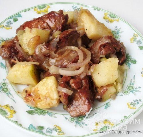 Куриная печень с яблоками