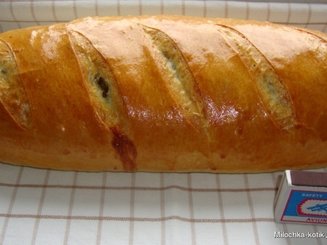 Багет с салом и зеленым луком