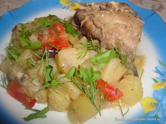 Картофельное рагу с баклажанами и перцем
