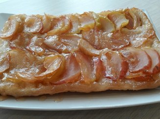 Милопита (яблочный пирог)