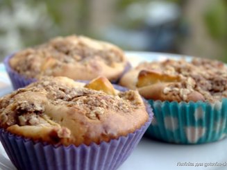 Яблочные маффины с овсяной посыпкой