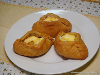 Открытые пирожки с сыром и зеленью