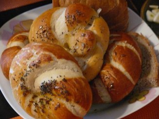 Немецкие булочки с секретом (Laugenbrötchen)