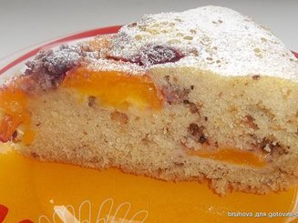 Ореховый пирог с абрикосами