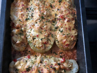 Кабачки, фаршированные курицей