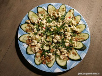 Огурцы с мятой и фетой (Αγγουράκι με μέντα και φέτα)
