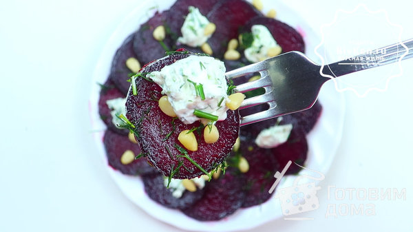 Салат из свеклы с чесноком, орехами и сыром на Новый Год фото к рецепту 6