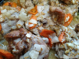 Запеченные куриные голени, маринованные в дижонской горчице