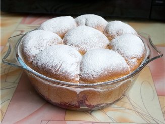 Бухтельн (Buchteln) на малиновом конфитюре