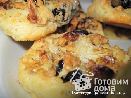 Творожное печенье с орехами и изюмом фото к рецепту 1