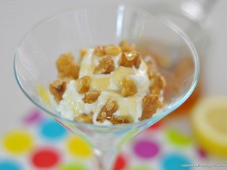 Странгисто ме мели (греческий йогурт с мёдом и орехами)