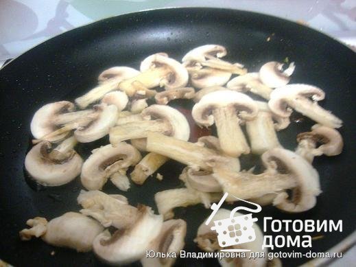 Теплый салат с рукколой, грибами и креветками. фото к рецепту 1