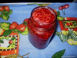 Сырое варенье из черной смородины
