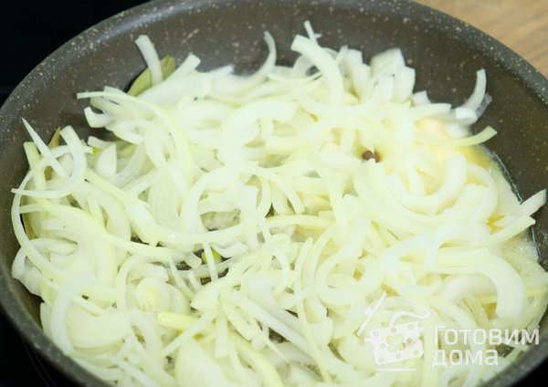 Нежный минтай (хек) в сливочно-луковом соусе фото к рецепту 4