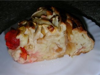 Пирог "улитка" с яблоками и курагой