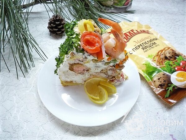 Торт с профитролями из заварного теста, с морепродуктами и майонезом ТМ &quot;Махеевъ&quot; фото к рецепту 16