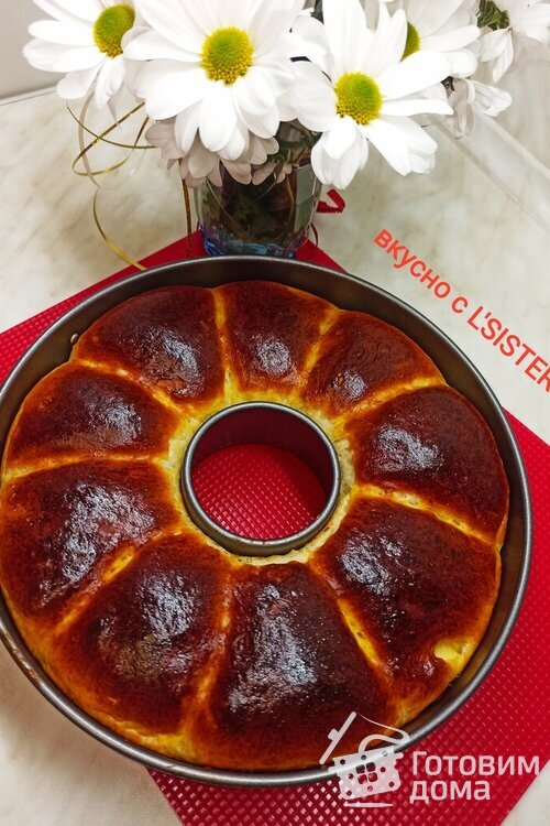 Сдобные булочки с яблоками и корицей