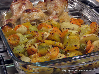 Картофель маринованный и запеченный в духовке с овощами