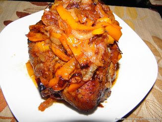 Мясо по-венгерски со сладким перцем и чили