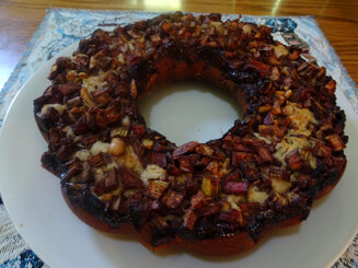 Ячменный пирог с ревенем и кардамоном