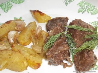 Картофель, запеченный с тимьяном
