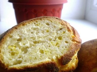 Сдобные булочки с  посыпкой