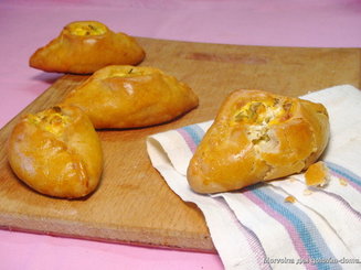 Открытые пирожки с сыром и зеленью