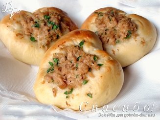 Булочки-сердечки с тунцом