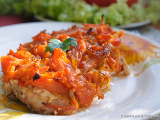 Зубатка, запеченная с овощами