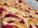 Творожные улитки начинённые пудингом и вишней от МамусьВикусь Творожные улитки начинённые пудингом и вишней от МамусьВикусь