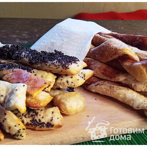 Слоеные палочки с маком и корицей