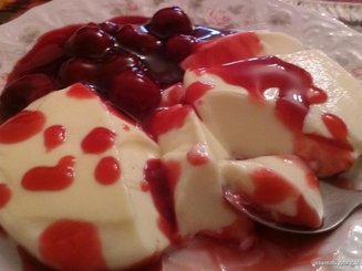 " Panna Cotta " с ягодным соусом