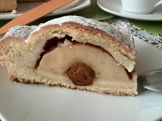 Сочный пирог с яблоками
