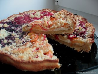 Четырёхцветный фруктовый пирог