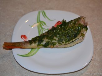 Запеченное рыбное филе с чесноком, петрушкой и орегано
