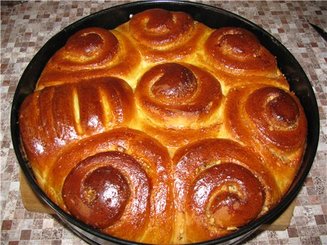 Сдобный хлеб с узором