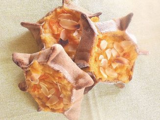 Калитки с пшенной кашей и абрикосами