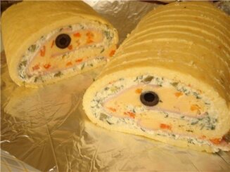 Сырный праздничный рулет